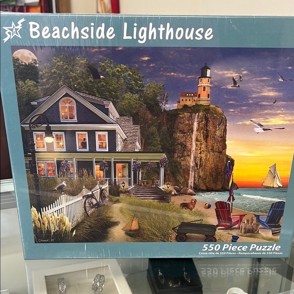 Blue and Orange Beachside Lighthouse Puzzle 550 Pieces - Picture 1 of 2